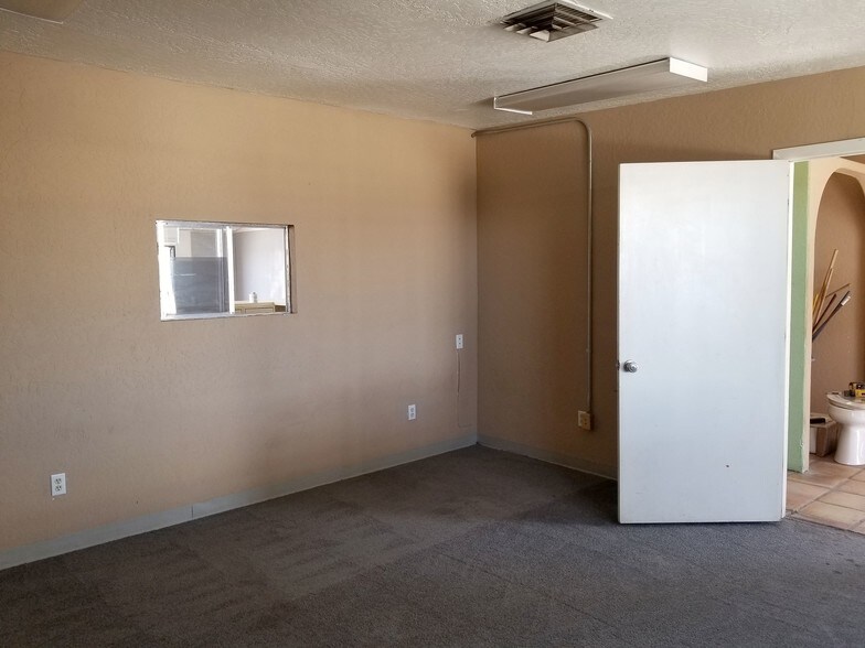 5038 Lakewood Rd, Bullhead City Fort Mohave, AZ 86426 Warehouse For