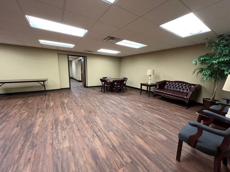 More Photos Of 3930 Western Ave, Knoxville Office For Sale