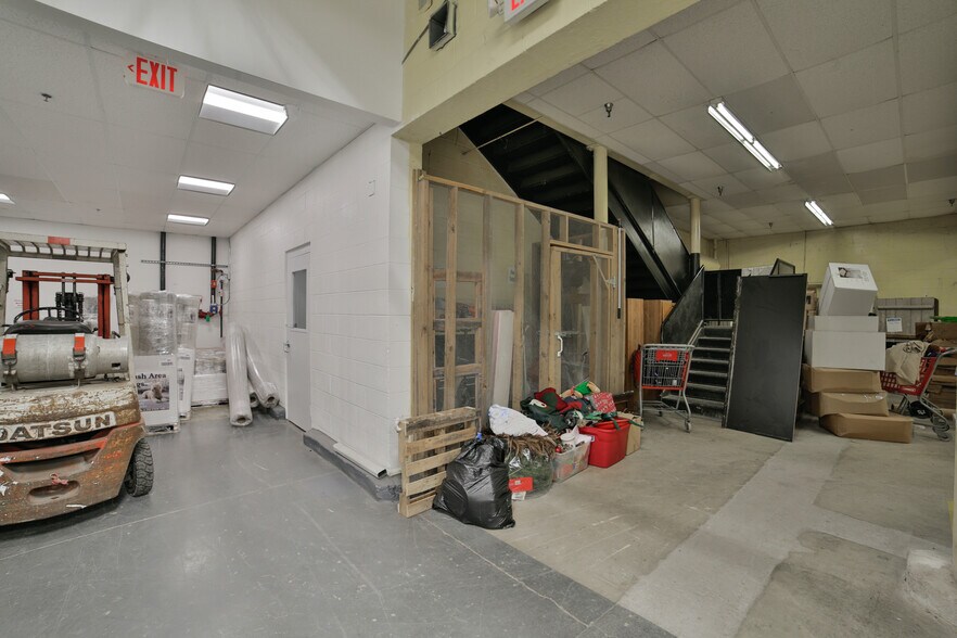 More Photos Of 9408 Apison Pike, Ooltewah Storefront For Lease