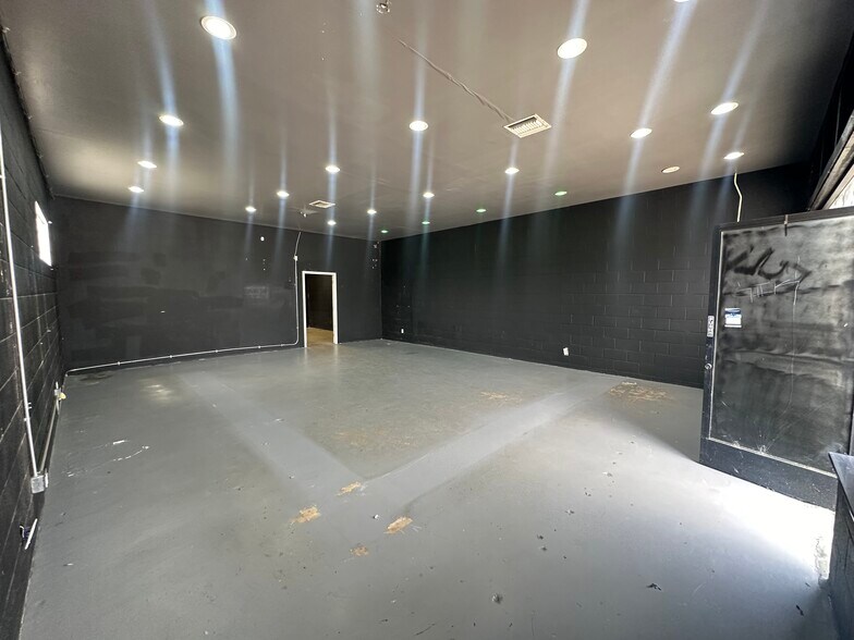 More Photos Of 5130 E Olympic Blvd, East Los Angeles General Retail For Lease