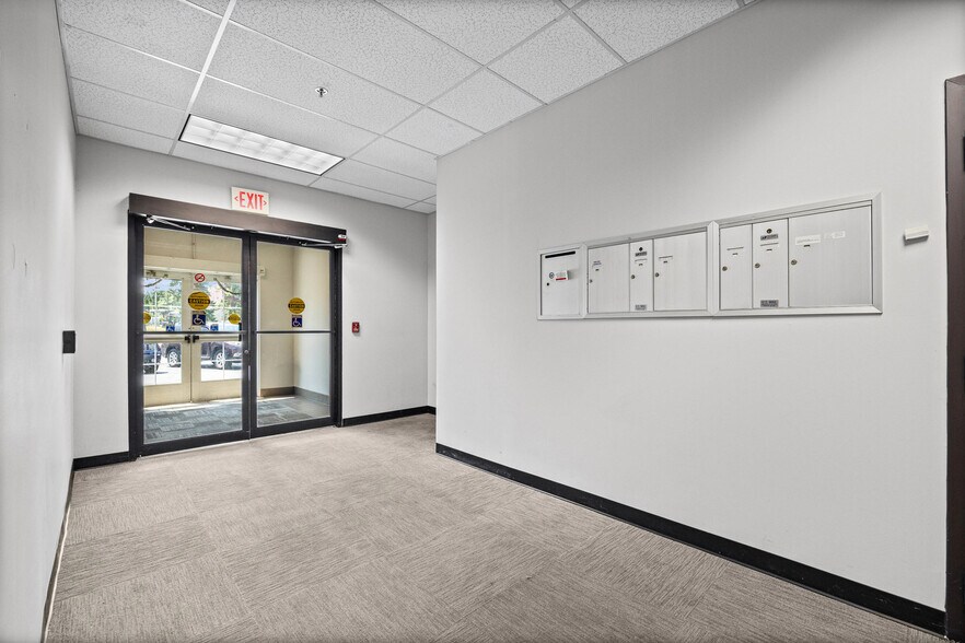 More Photos Of 70 Elizabeth Blackwell St, Geneva Office For Lease