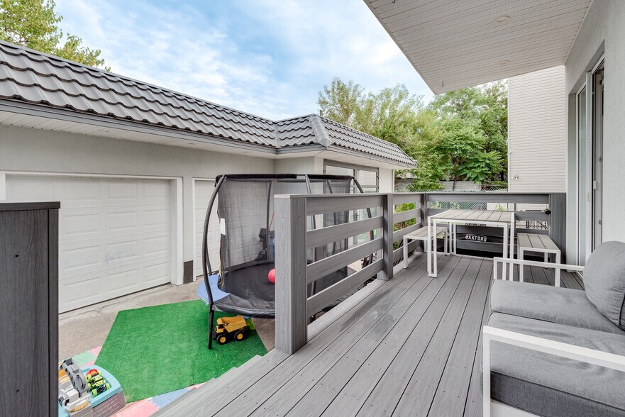 More Photos Of 2020 Bleecker St, Ridgewood Multifamily For Sale