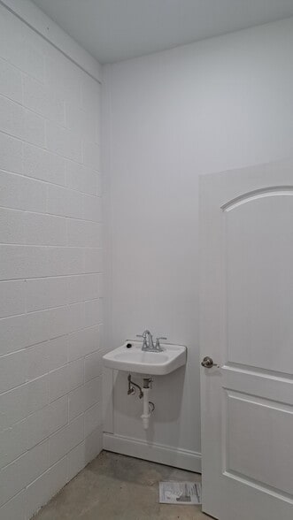 More Photos Of 29 Dorton Way, Crossville Light Distribution For Sale