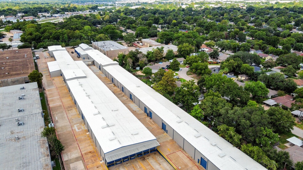 More Photos Of 3526-3530 Lang Rd, Houston Unknown For Lease