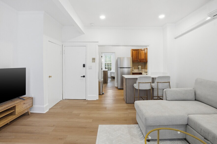 More Photos Of 313 C St SE, Washington Multifamily For Sale