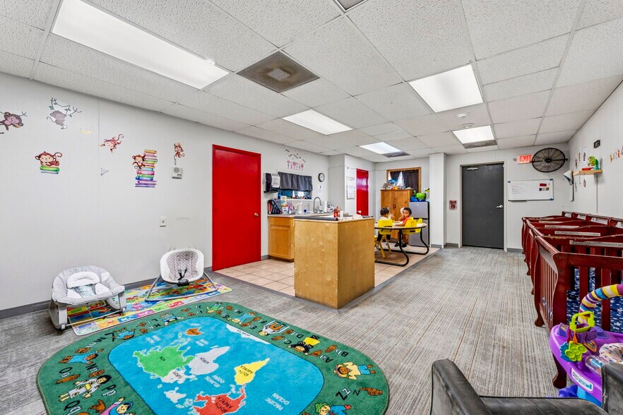 More Photos Of 16737 Sprawling Oaks Dr, Conroe Daycare Center For Sale