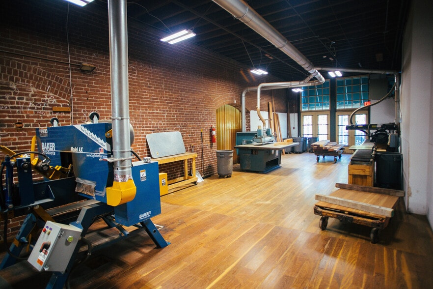 More Photos Of 1410 N Broadway, Saint Louis Storefront Retail Residential For Sale