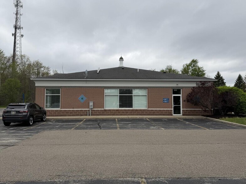 More Photos Of 7075 Aurora Rd, Aurora Bank For Sale
