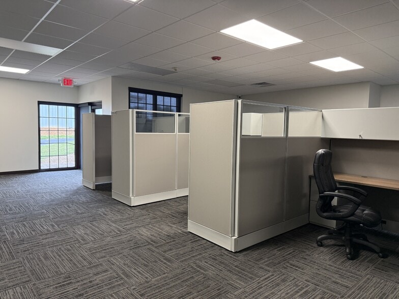 More Photos Of 1931 Perimeter Rd, Greenville Warehouse For Sale