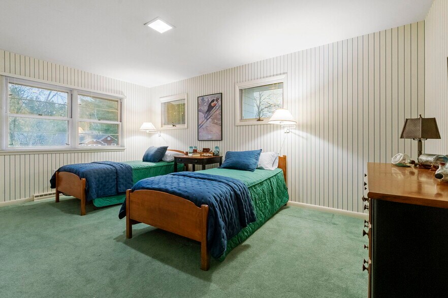 More Photos Of 6 Arbor Dr, Glens Falls Office For Sale