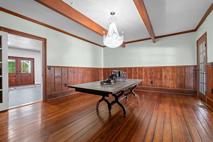 More Photos Of 202 W Main St, Sanford Office Residential For Lease