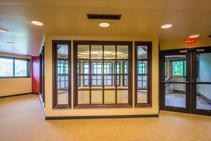 More Photos Of 1600 W Bloomfield Rd, Bloomington Medical For Lease