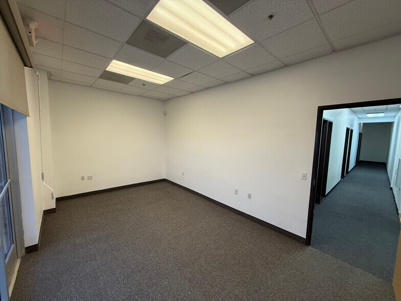 More Photos Of 5765 S Rainbow Blvd, Las Vegas Office For Lease