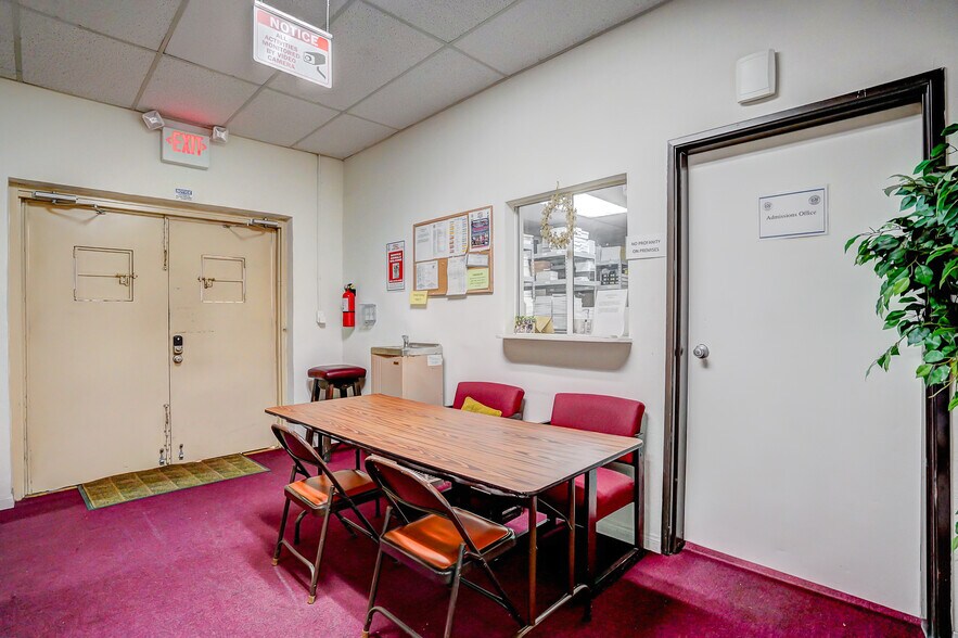 More Photos Of 950 S Central Ave, Compton Schools For Sale