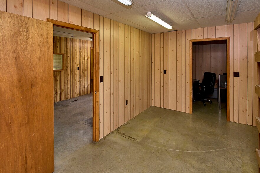 More Photos Of 6328 Elk River Rd, Clendenin Auto Repair For Sale