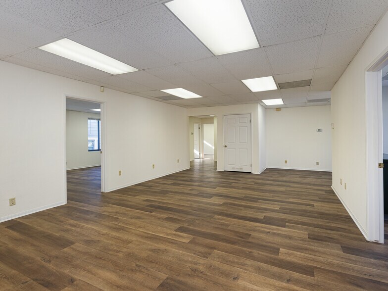 More Photos Of 302 W Grand Ave, El Segundo Office For Lease