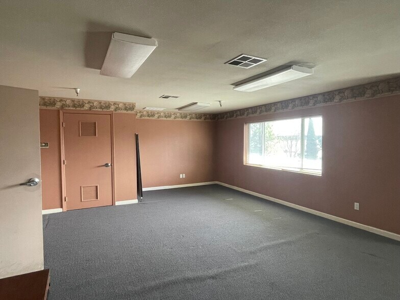 More Photos Of 3721 Santa Rosa Ave, Santa Rosa Warehouse For Lease