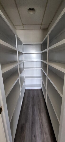 More Photos Of 2300 N Pine St, Lumberton Office For Lease