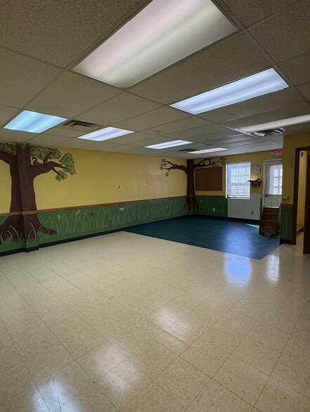 More Photos Of 704 E Clay St, Thomasville Office For Lease