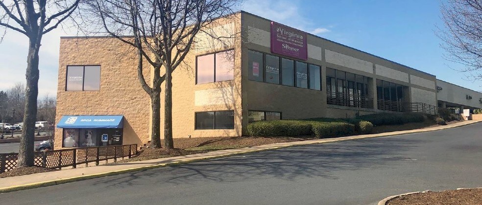 More Photos Of 364-398 Hillsdale Dr, Charlottesville General Retail For Lease