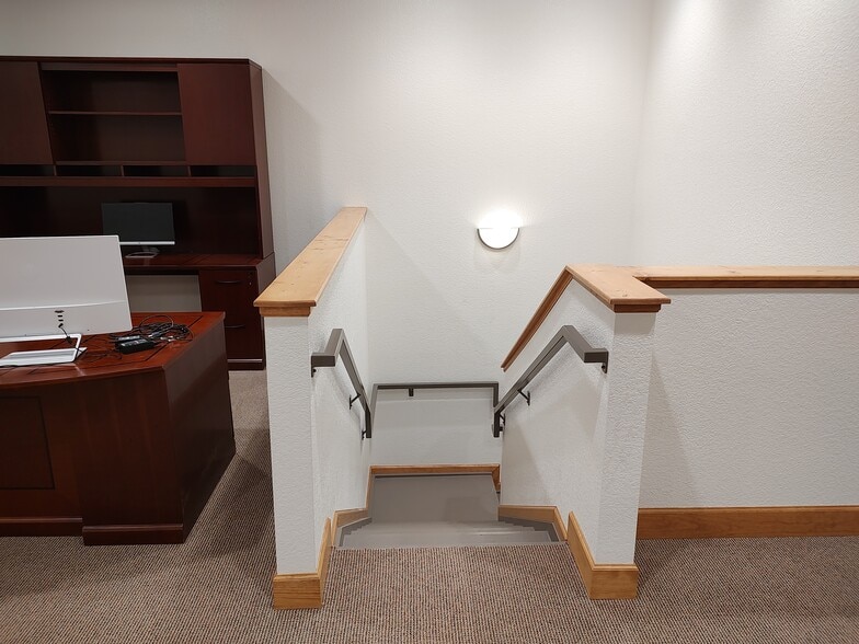 More Photos Of 7352 Greenridge Rd, Windsor Warehouse For Sale