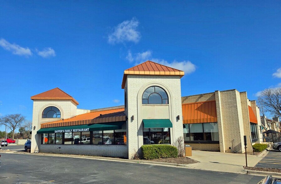 More Photos Of 980 W Lake St, Addison Restaurant For Sale