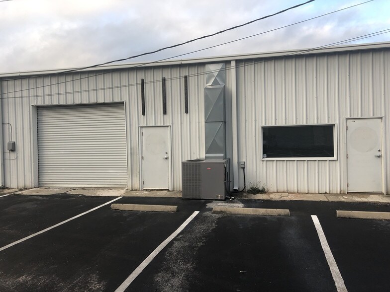 More Photos Of 37826-37828 Sky Ridge Cir, Dade City Flex For Lease