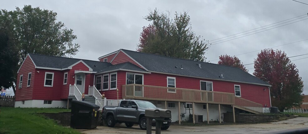 More Photos Of 711 W Montgomery St, Sparta Specialty For Sale