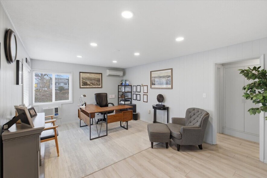 More Photos Of 410 N 1st Ave, Stayton Office For Sale