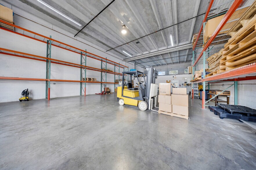 More Photos Of 10800 NW 21st St, Miami Warehouse For Sale