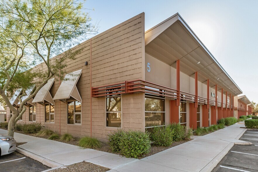 More Photos Of 5425 E Bell Rd, Scottsdale Medical For Lease