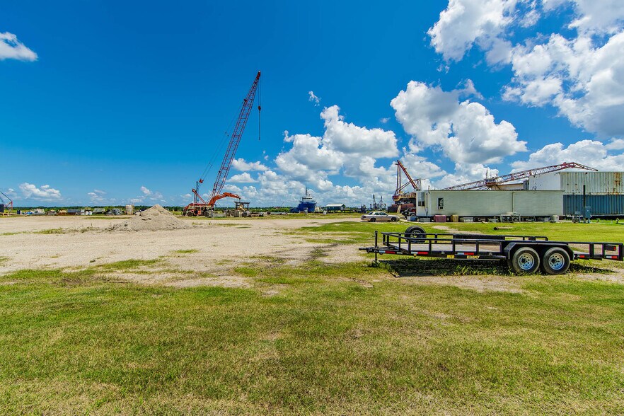 More Photos Of 6813 Bayou Black Dr, Gibson Industrial For Sale