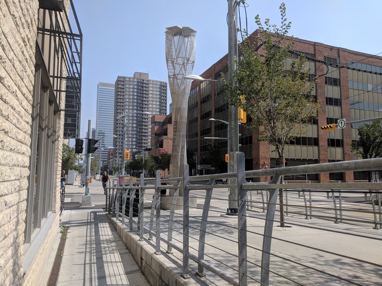 More Photos Of 683 10th St SW, Calgary Apartments For Sale