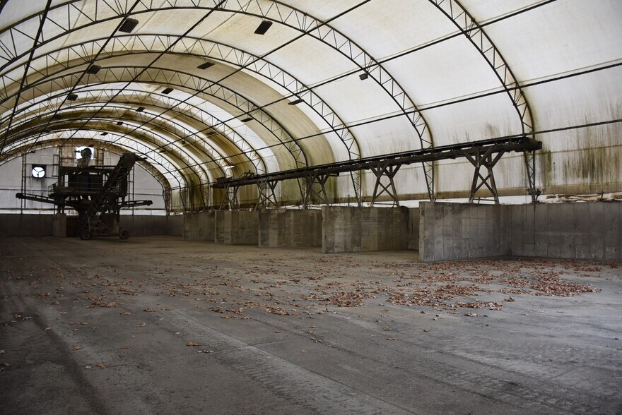 More Photos Of 105 McQuiston Dr, Jackson Center Industrial For Sale