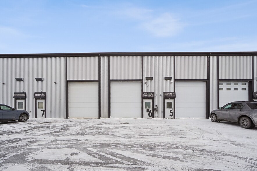More Photos Of 1356 Boul Lionel-Boulet, Varennes Warehouse For Sale