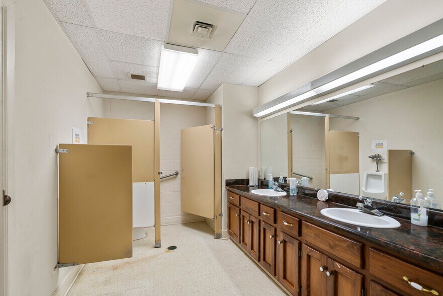 More Photos Of 228 S Military Ave, Lawrenceburg Religious Facility For Sale