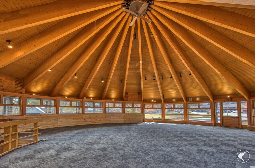 More Photos Of 2345 Saranac Ave, Lake Placid Flex For Sale