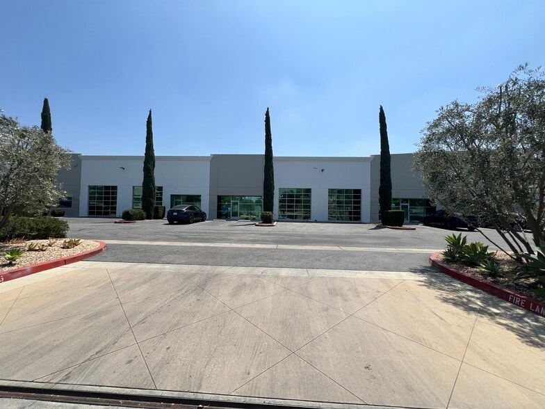 More Photos Of 7500-7536 Tyrone Ave, Van Nuys Service For Sale