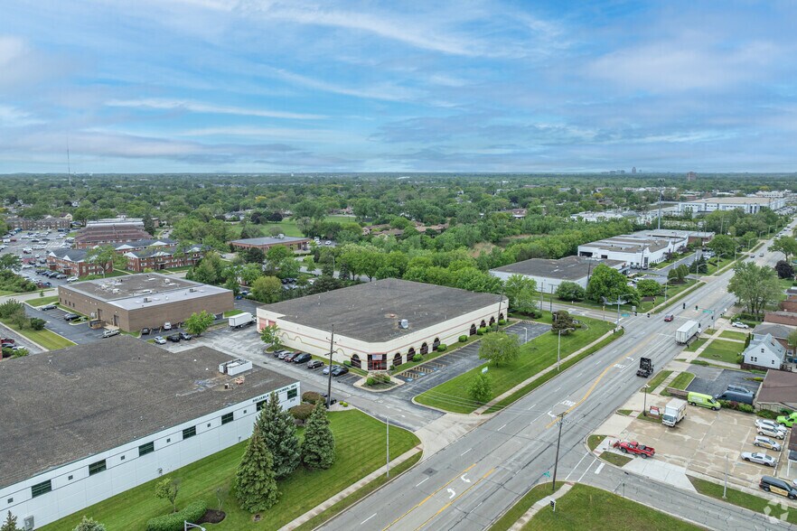 More Photos Of 130 S Addison Rd, Addison Warehouse For Sale