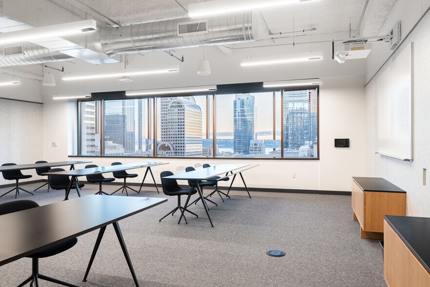 More Photos Of 1600 7th Ave, Seattle Office For Lease