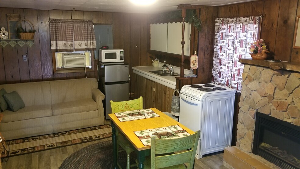 N6187 County Road G, Mauston, WI 53948 Hotel For Sale