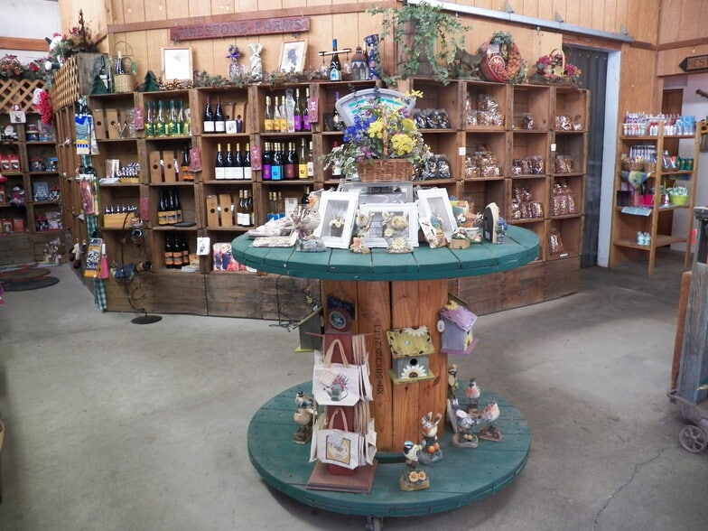 More Photos Of 18460 N Highway 99 W, Dayton Light Manufacturing For Sale
