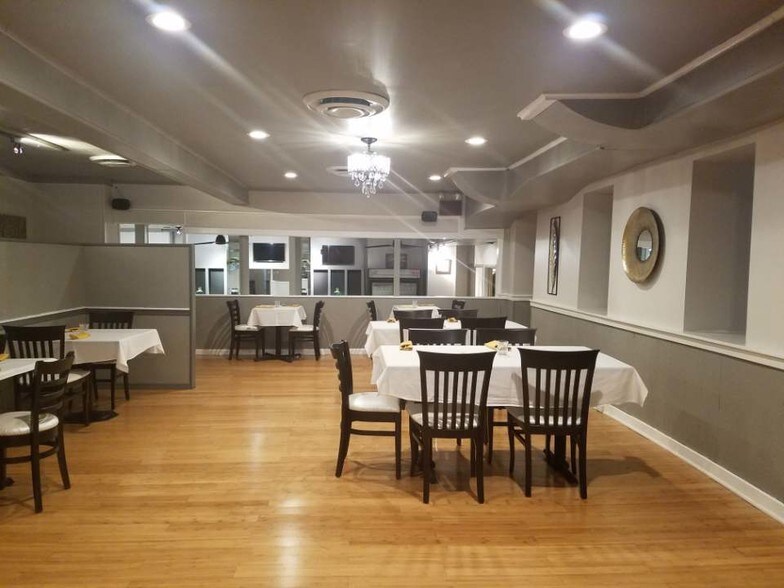 More Photos Of 194-198 Main St, Emmaus Restaurant For Lease