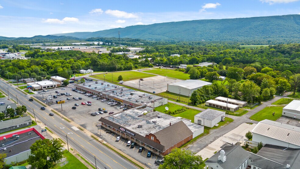 More Photos Of 152 N Main St, Trenton General Retail For Sale