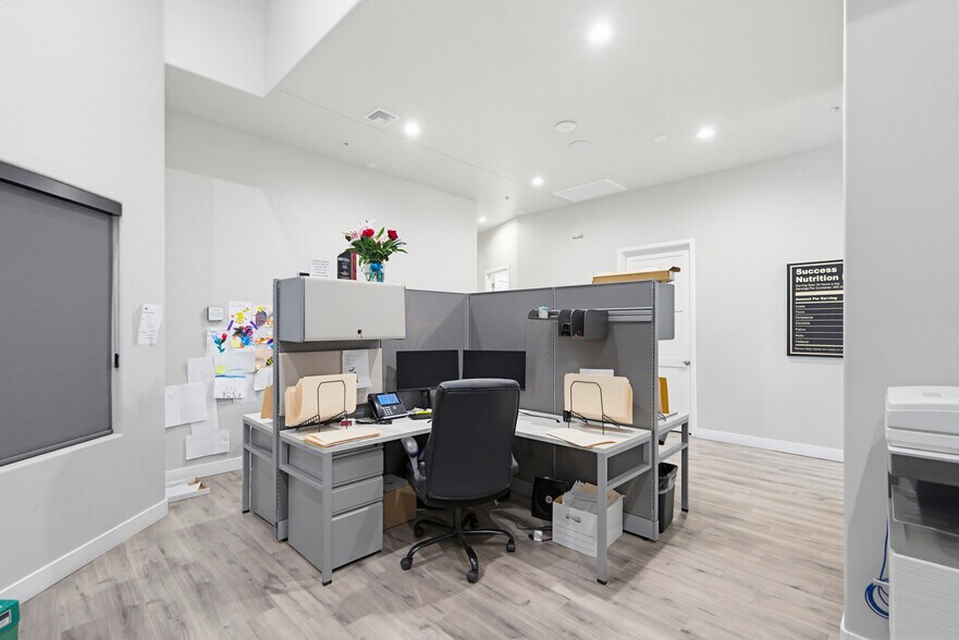 More Photos Of 349 Lake Havasu Ave S, Lake Havasu City Office For Sale