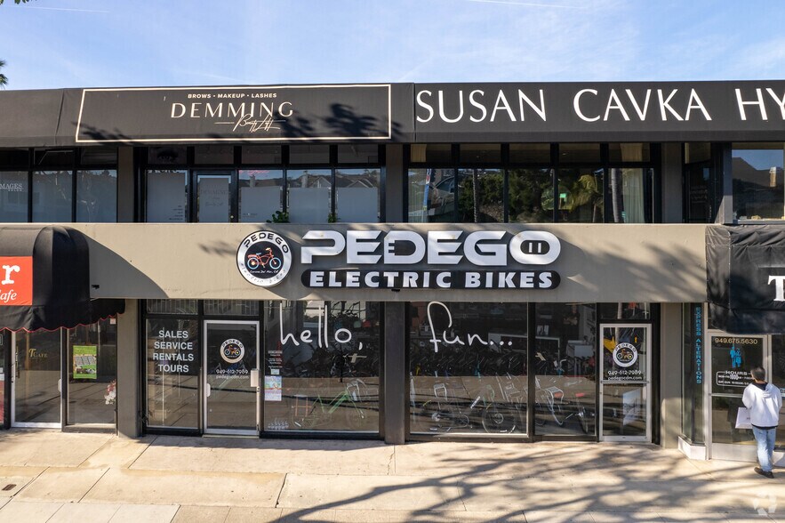 More Photos Of 2515 E Coast Hwy, Corona del Mar Storefront Retail Office For Lease