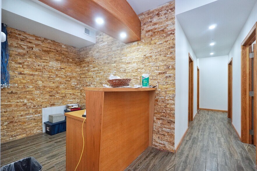 More Photos Of 1086 Forest Ave, Staten Island Medical For Lease