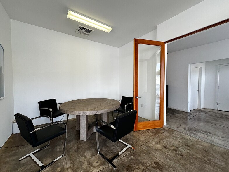 More Photos Of 11522 W Washington Blvd, Los Angeles Office For Lease