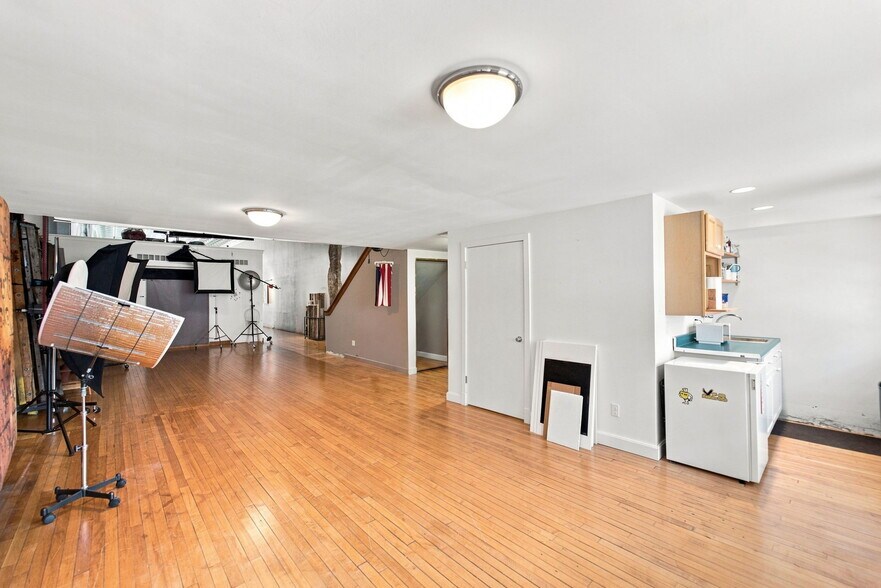 More Photos Of 121 E Bremer Ave, Waverly General Retail For Sale