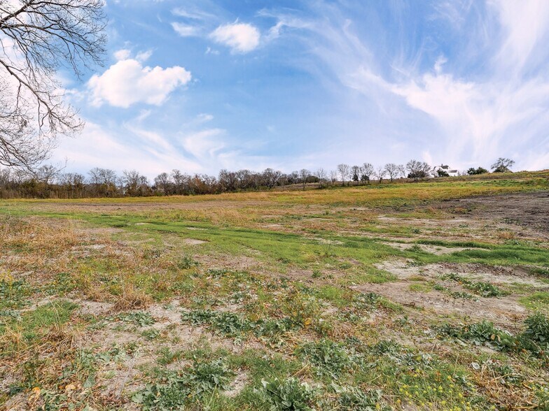 More Photos Of NEC I-35, Waxahachie Land For Sale